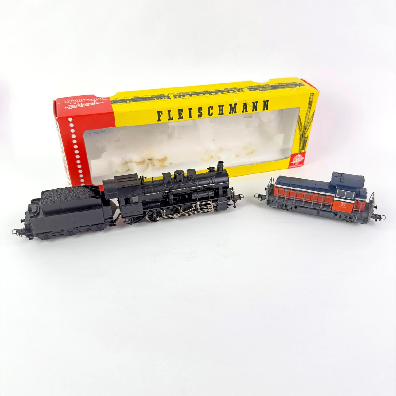 MODEL TRAIN, Roco SJ Z66, Fleischmann steam locomotive 4146. Toys