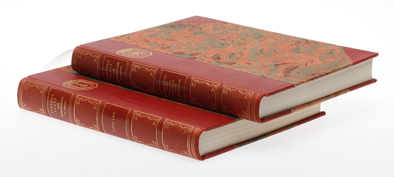 BÖCKER, 2 st, "Svenska slott och herresäten", ny samling, band I-II, Stockholm 1934.