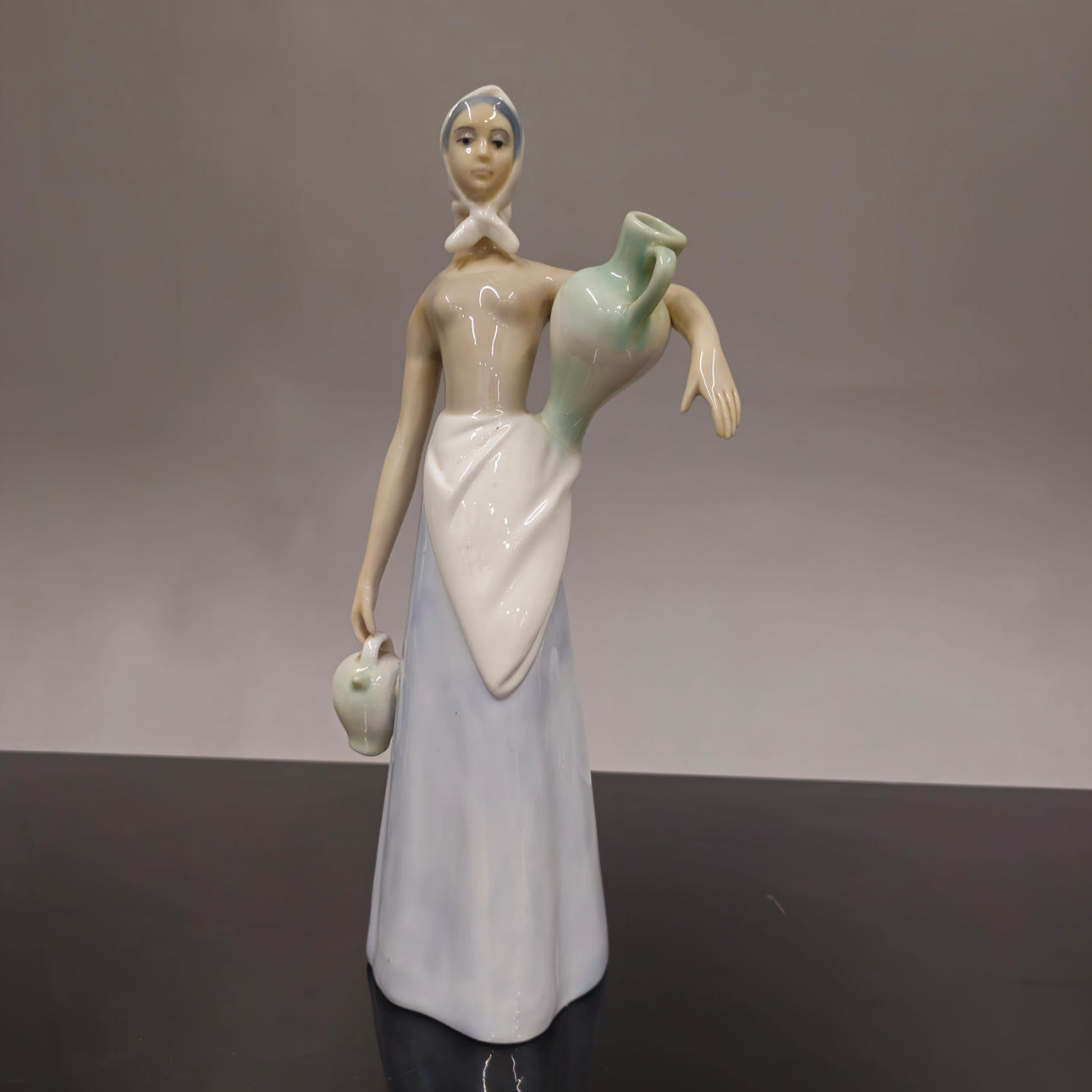 TENGRA, EMALJERAD PORSLINSVATTENMASKIN.