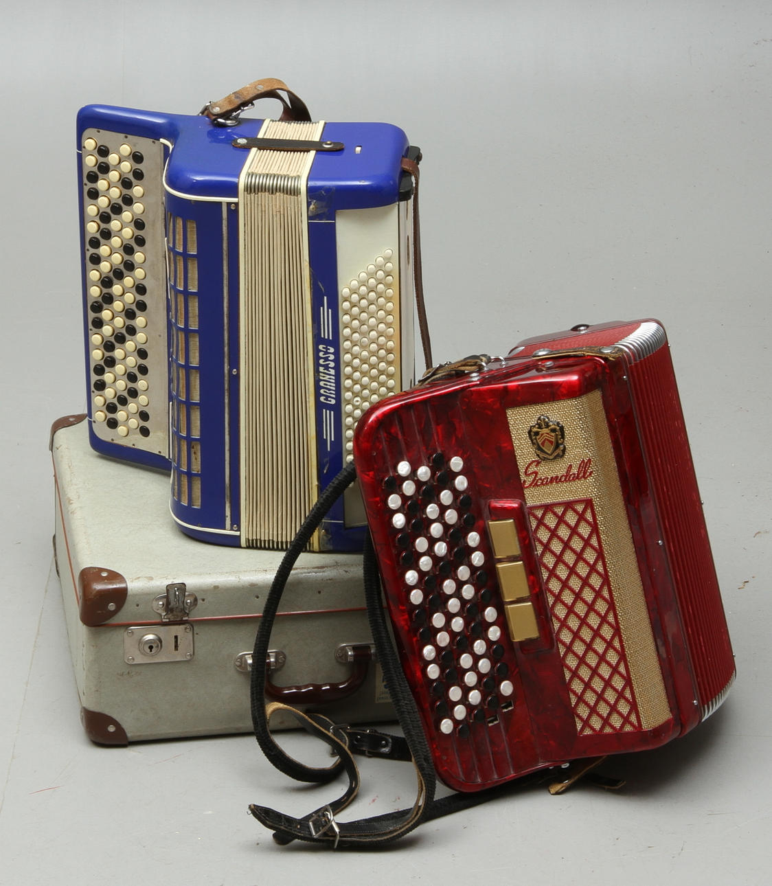 DRAGSPEL 2 st Scandalli Italien samt Hagström Granesso.