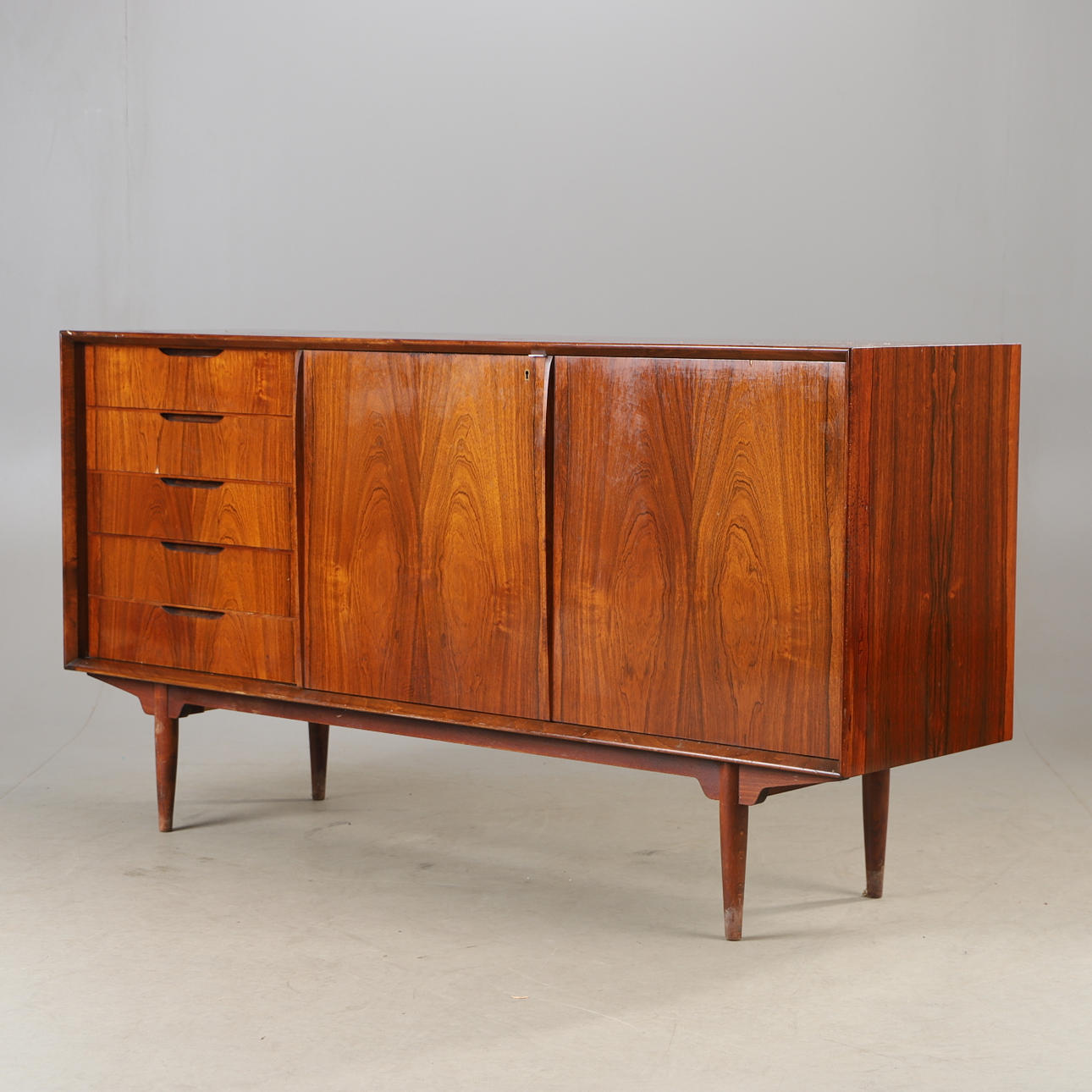 SVANTE SKOGH. Sideboard, “Silvia”, jacaranda and beech, Seffle Möbelfabrik, mid 20th century.