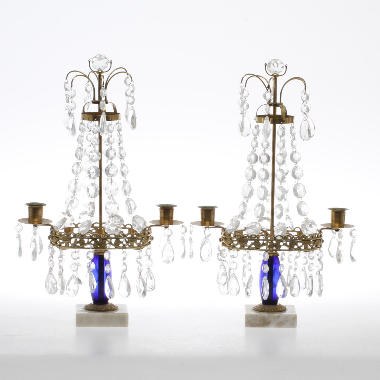 BORDSLYSTRAR, ett par, för två ljus vardera, 1900-tal.