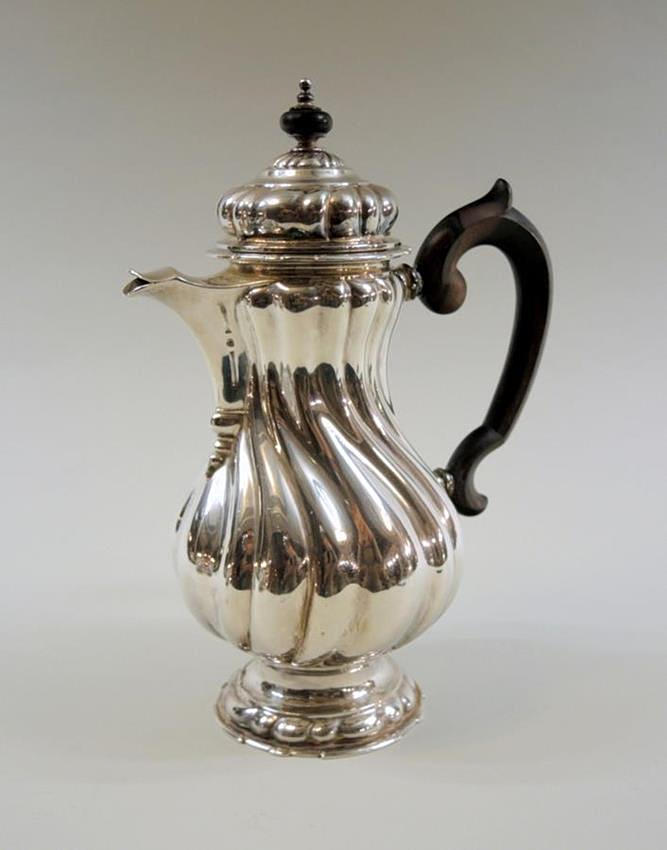 KAFFEKANNA i barockform, silver 800, runt 1920, Tyskland.