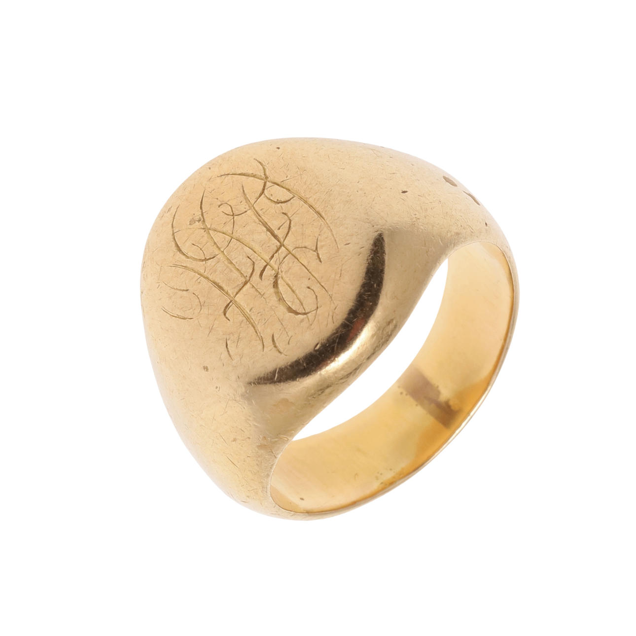 A GENTLEMAN'S GOLD SIGNET RING.