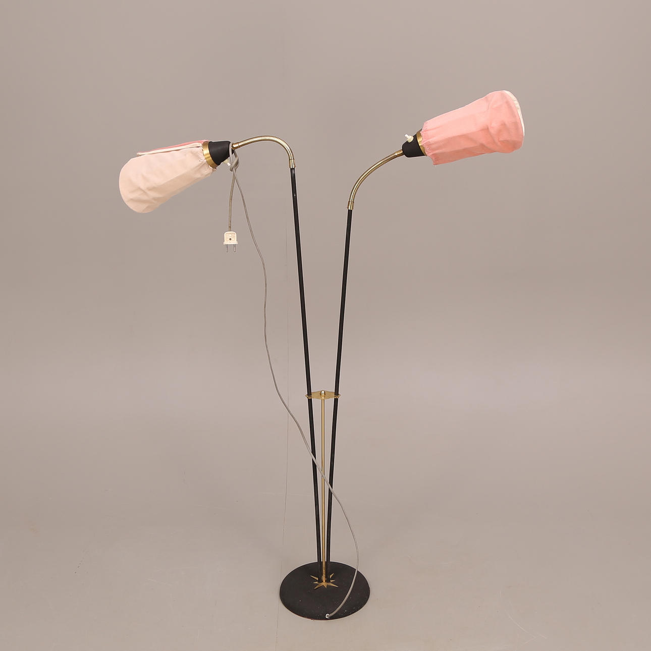 GOLVARMATUR, metall, tvåarmad - ställbar, 1940/50-tal.