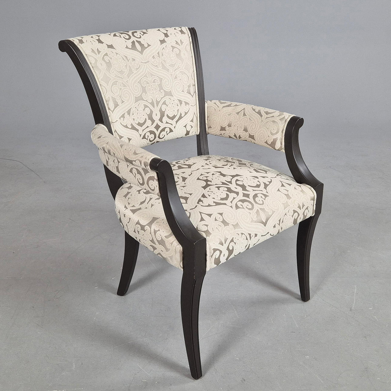 LÆNESTOL, MØNSTRET POLSTRING.