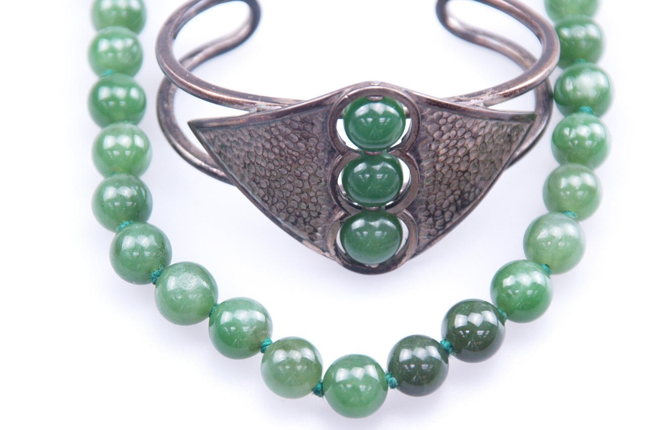 JADEARMRING & JADEHALSBAND.