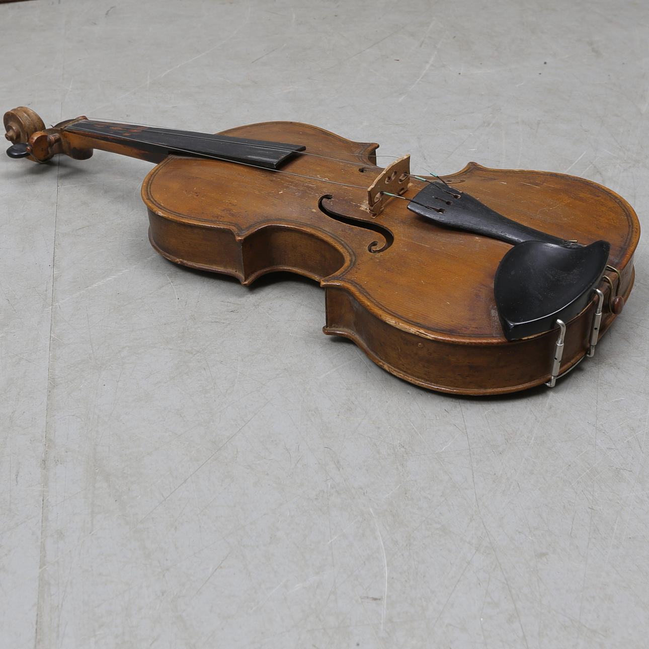 FIOL, signerad C Janson i Backsta och daterad 1886.