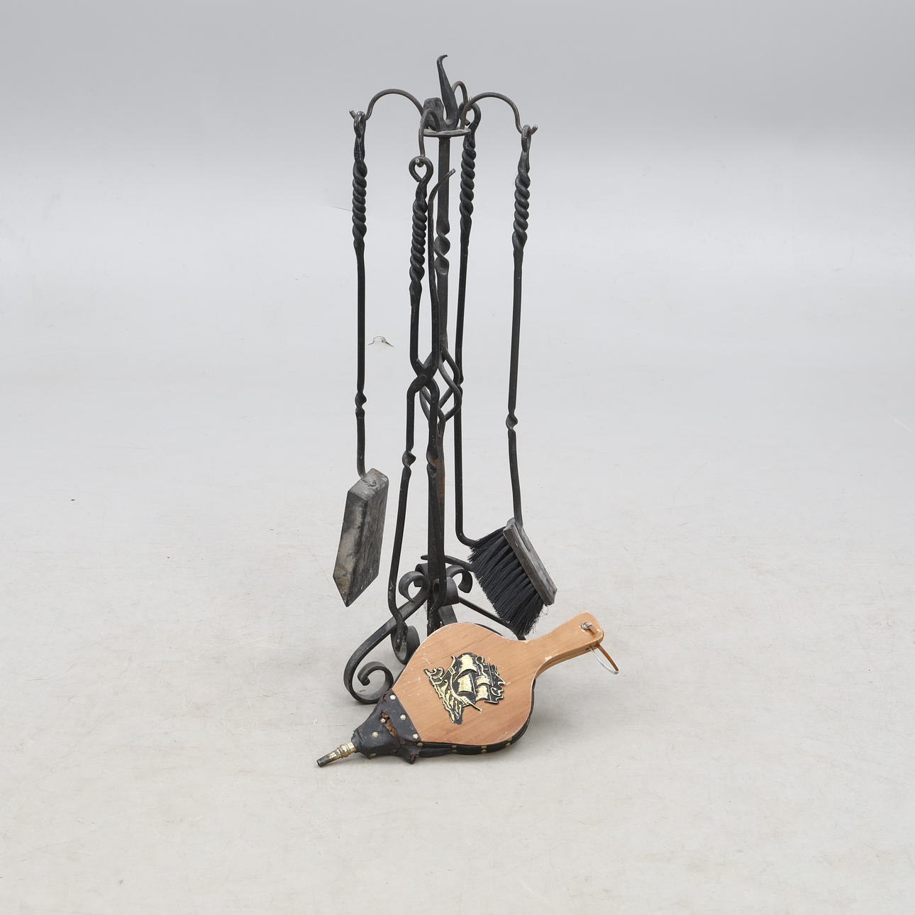 CHIMENEA, hierro forjado, 5 piezas.