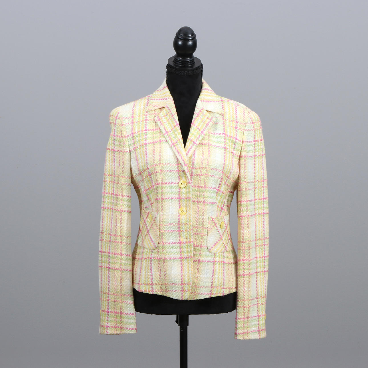 CHAQUETA JUSTA. Hojas de seda.