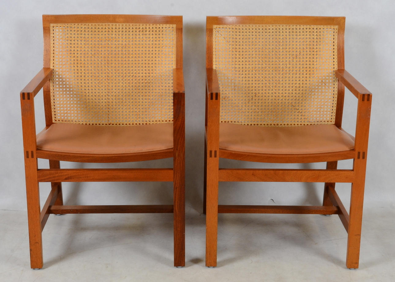 RUD THYGESEN /  JOHNNY SÖRENSEN. Karmstolar, 1-par, "Kongresserien".