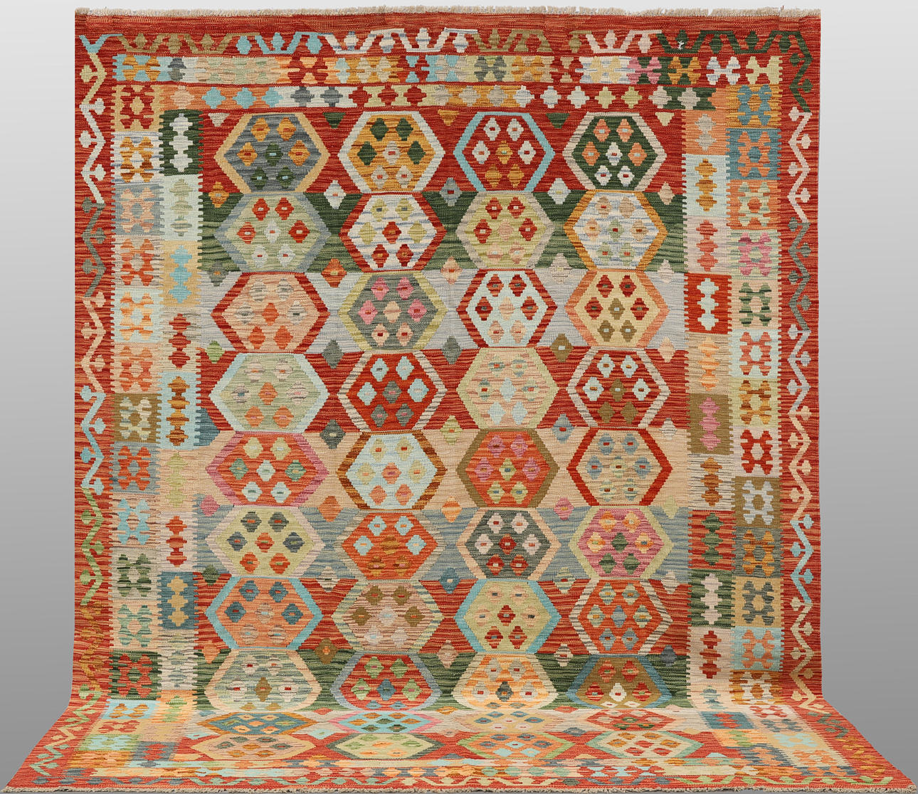 MATTA, Kelim, handvävd, klassisk design, 332*244 cm.