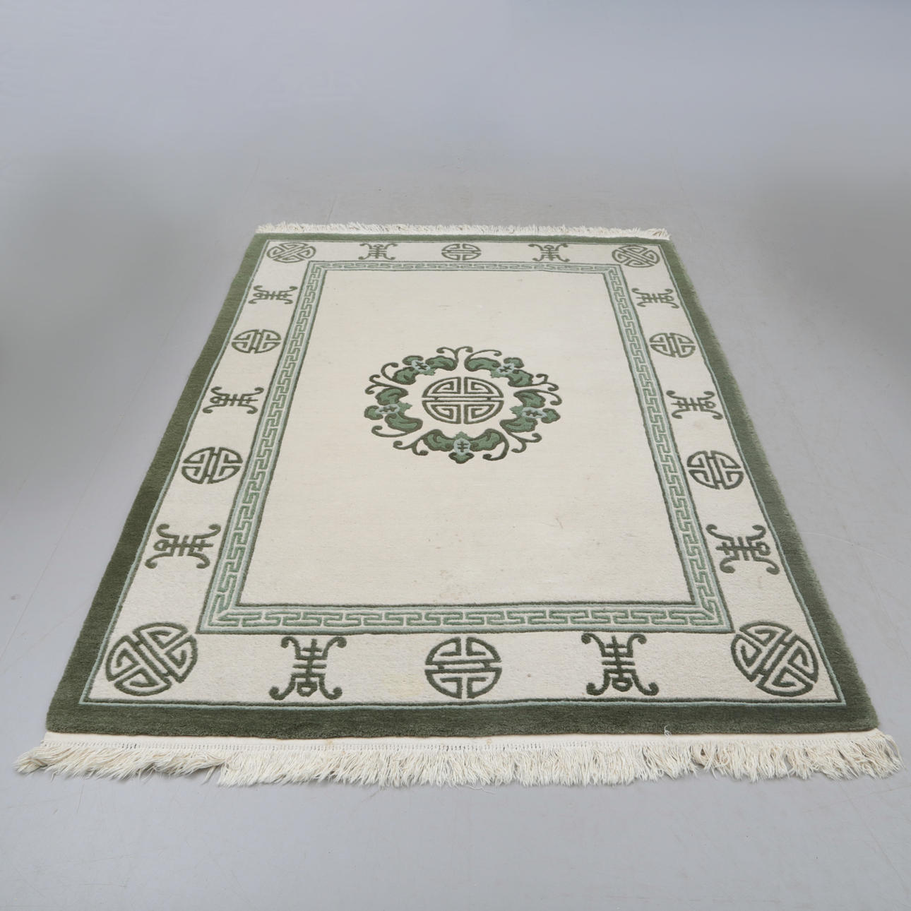 MATTA, Kina, 1900-tal. 170x234.