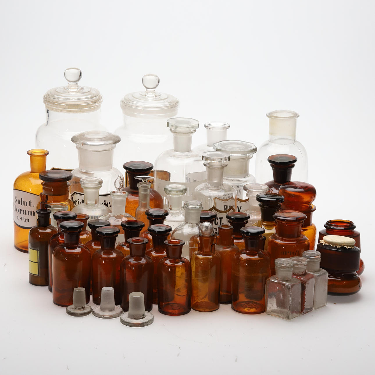 APOTEKS / LABFLASKOR. 43 ST,1800/ 1900-TAL.