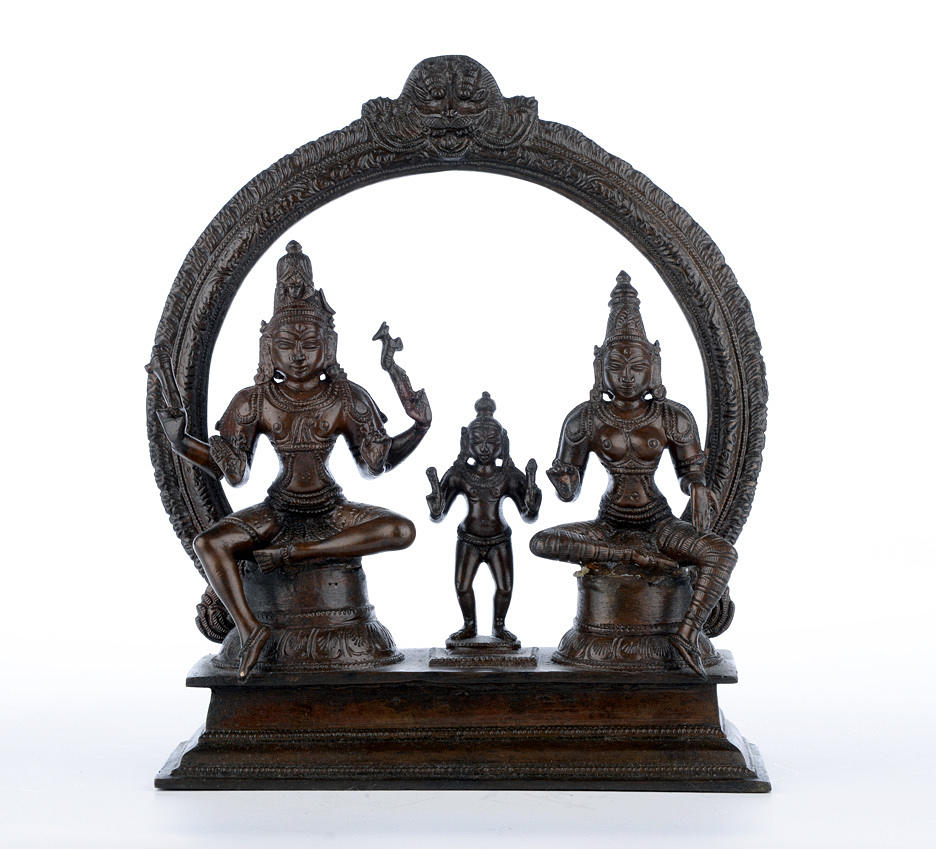 ALTARE, AV BRONS. Världens räddare Vishnu och Lakshmi med tredje, barnslig gudomlighet.