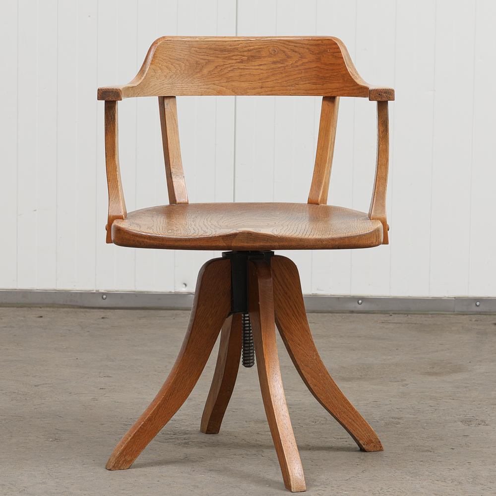 SNURRSTOL, ek, 1900-talets första hälft.