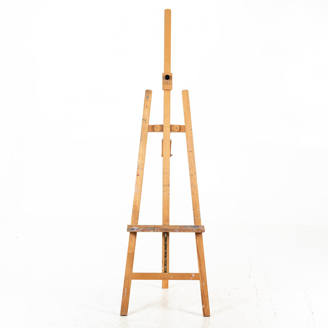 WOODEN EASEL.