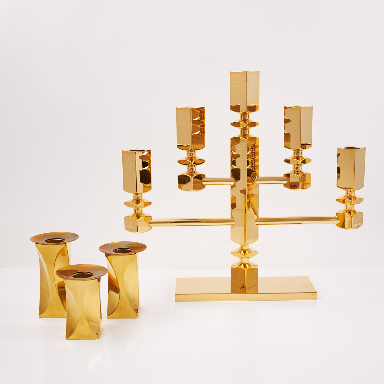 CANDLESTICKS, Walloon brass, 4 dlr.