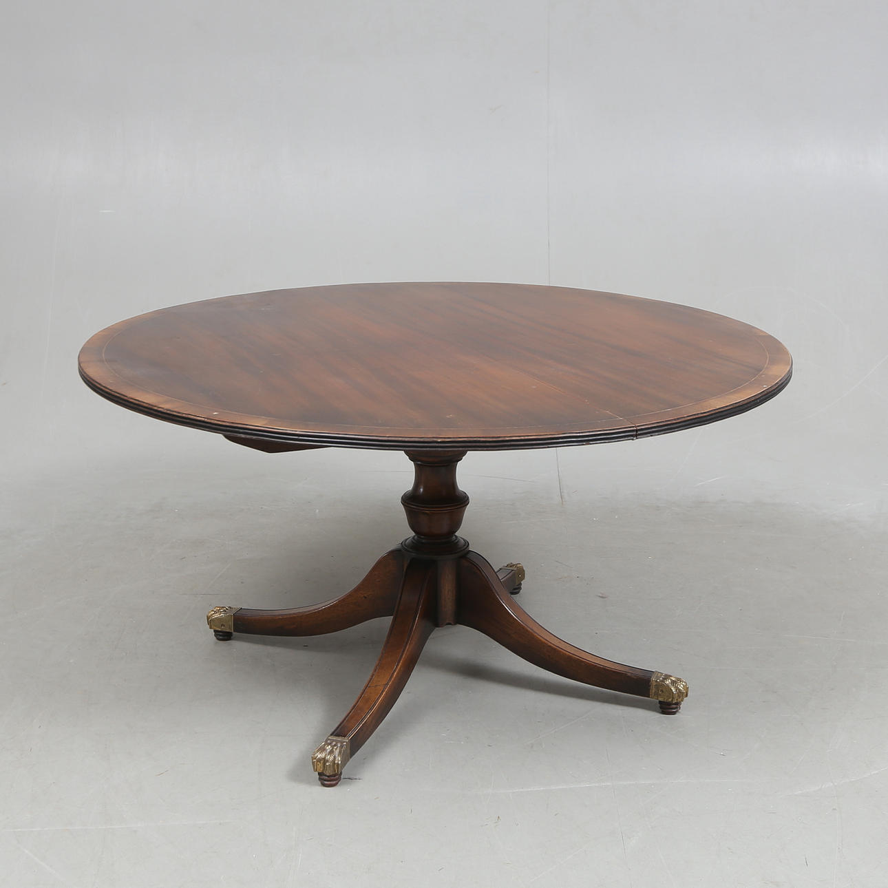 SOHVAPÖYTÄ, englantilainen 1900-tal.