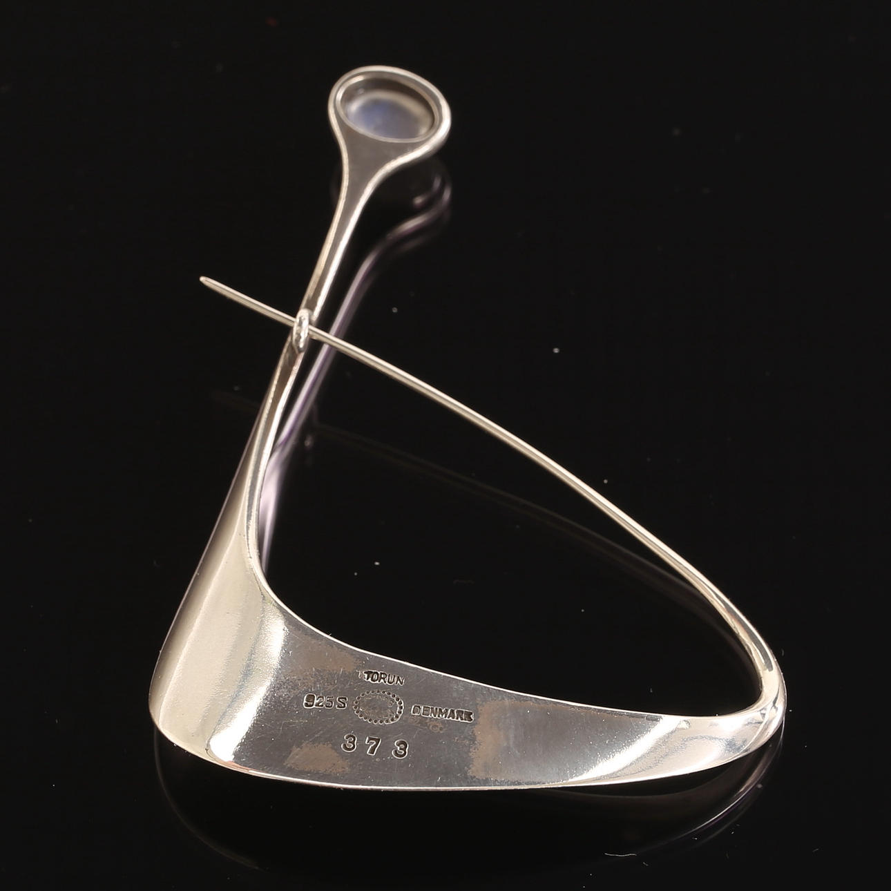 VIVIANNA TORUN BÜLOW-HÜBE. A sterling silver brooch, model 373 for