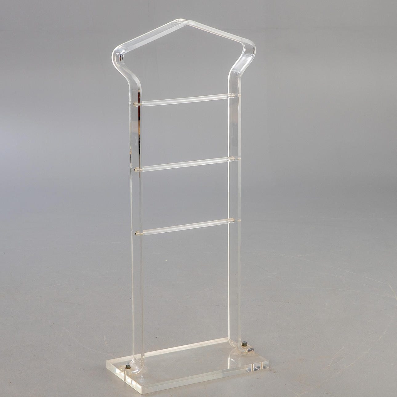 Stummer Diener Garderobe, Acrylglas.