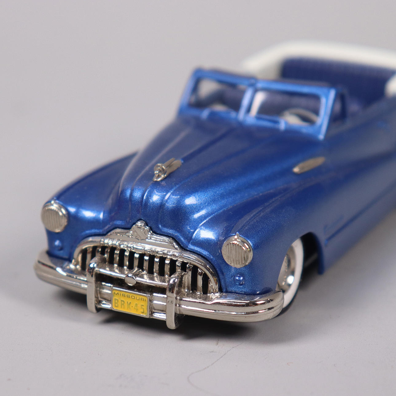 Brooklin Models - Buick roadmaster 1948 - neuf boite - ref 45, Vente aux enchères : Jouets - Trains - Poupées - Automates