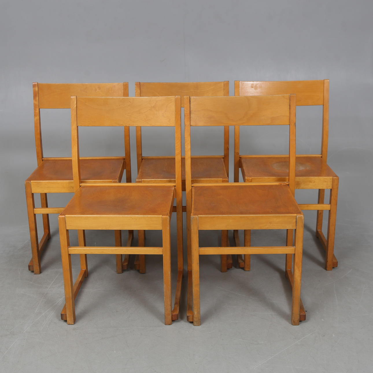 SVEN MARKELIUS. Stühle, 5 Stück, „Orchesterstühle“.