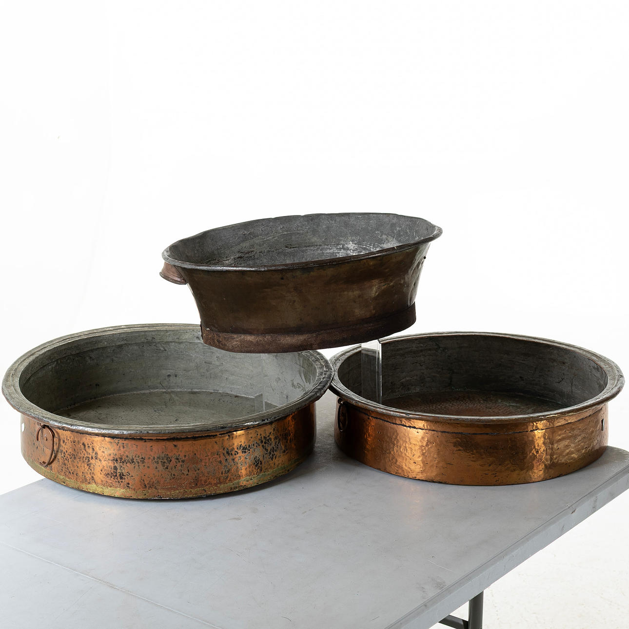 COPPER, 3 pieces with serving vessels, 1800 - number.