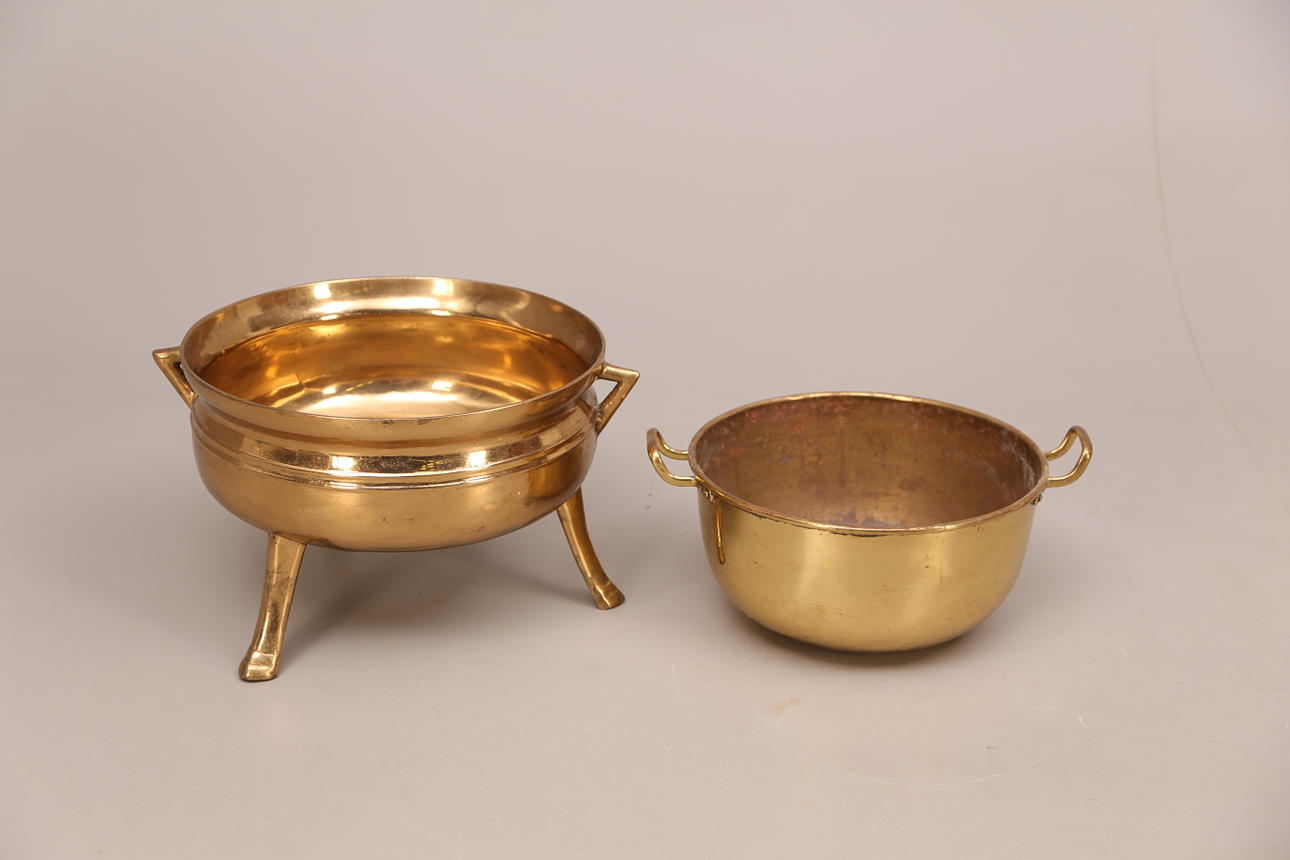 GRYTOR, 2 st, malm/mässing, 1900-tal.