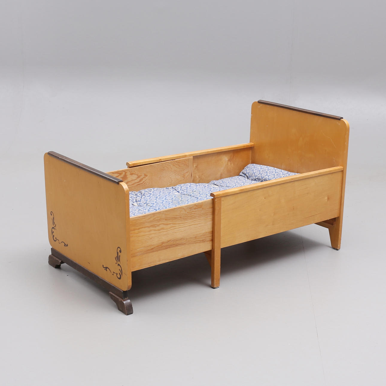 BARNSÄNG, växa-modell, 1930/40-tal.