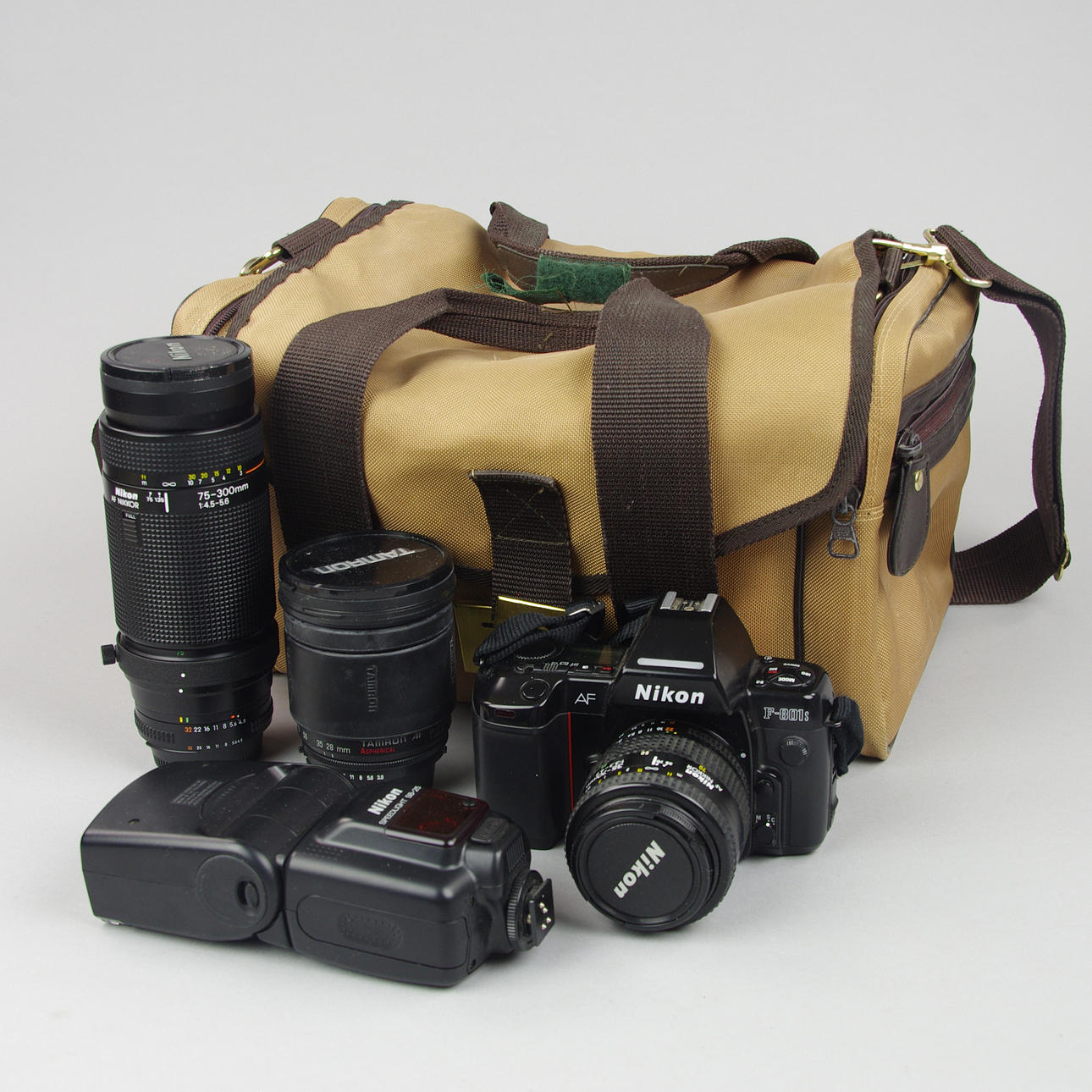 KAMERA MED TILLBEHÖR, Nikon AF F-801S.