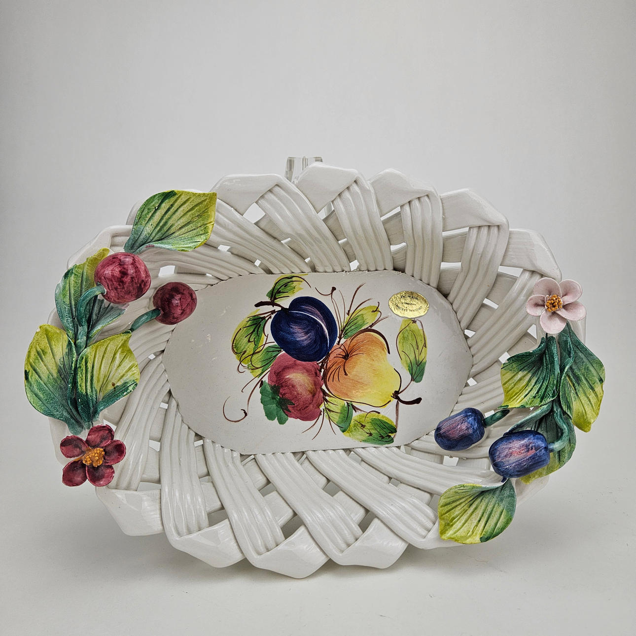 FRUKTSKÅL, keramik, Bassano, Italien.