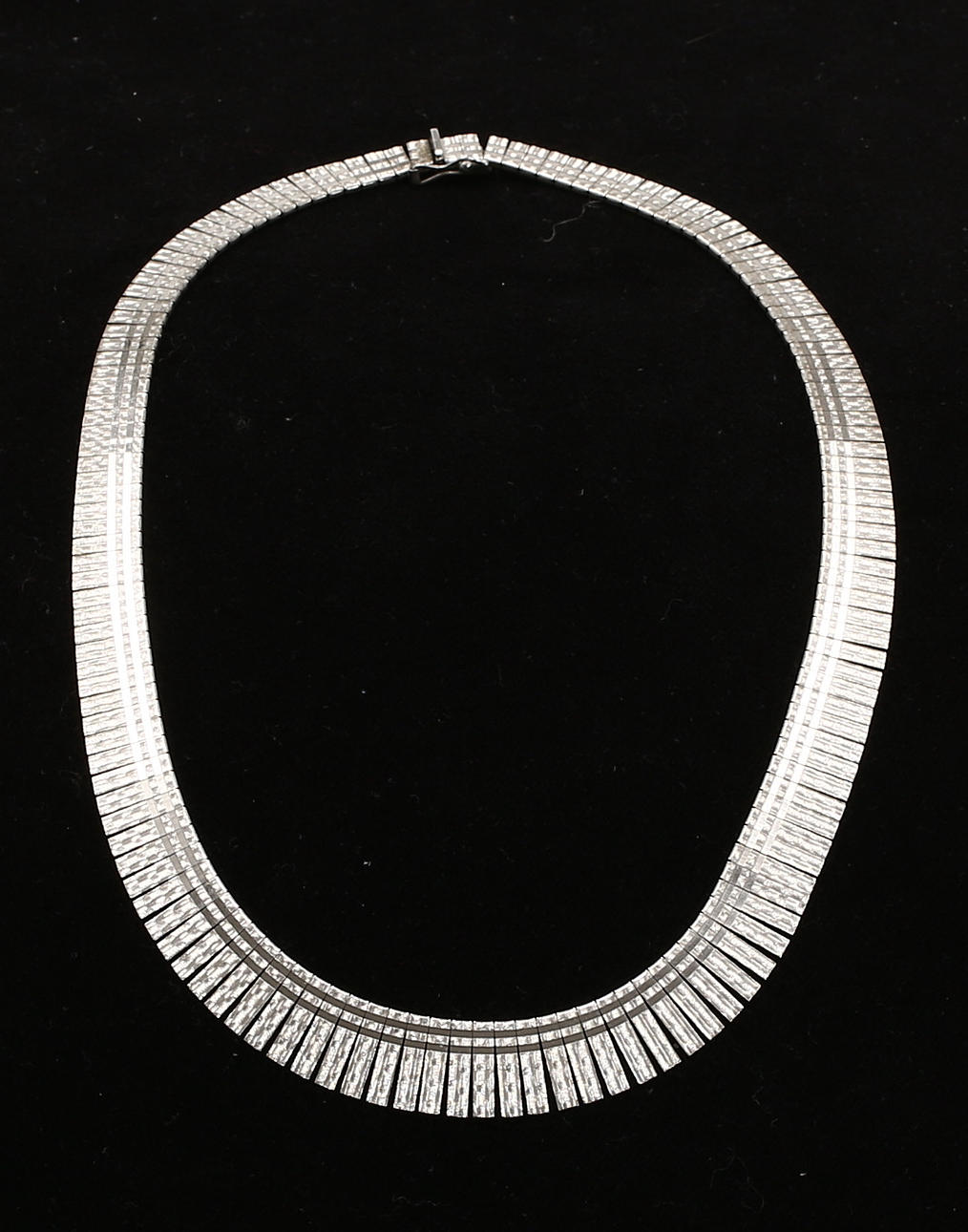 COLLIER, silver.
