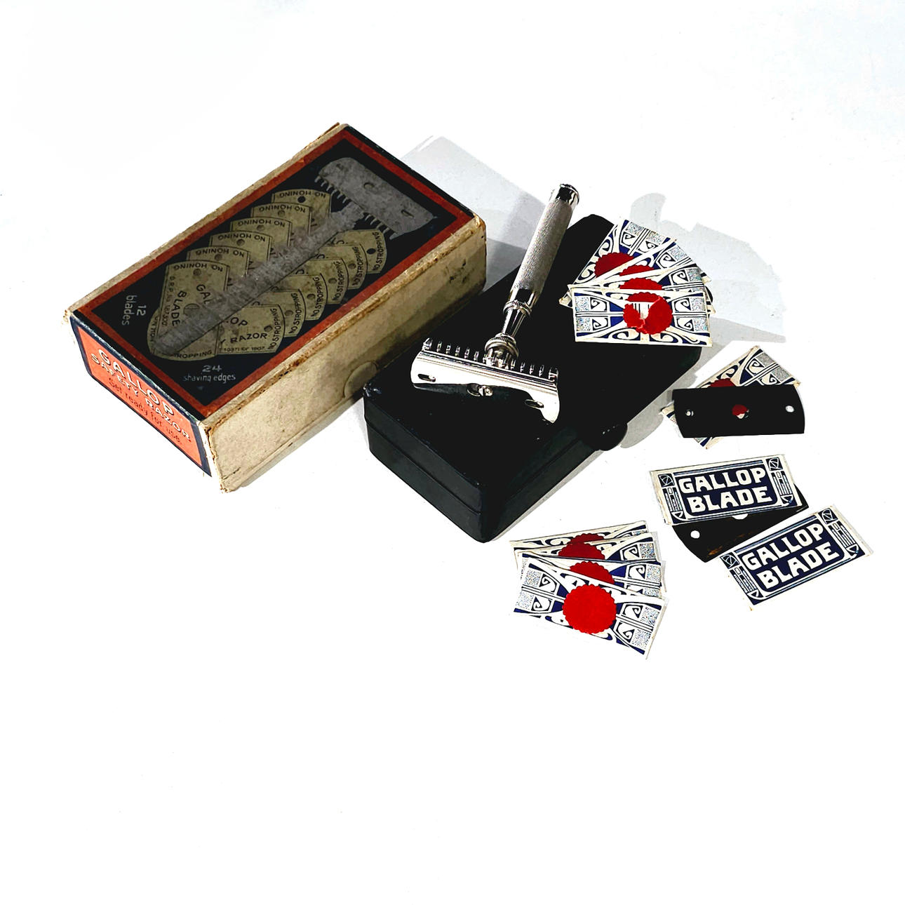 Laukkaa. Antiikki partakone.