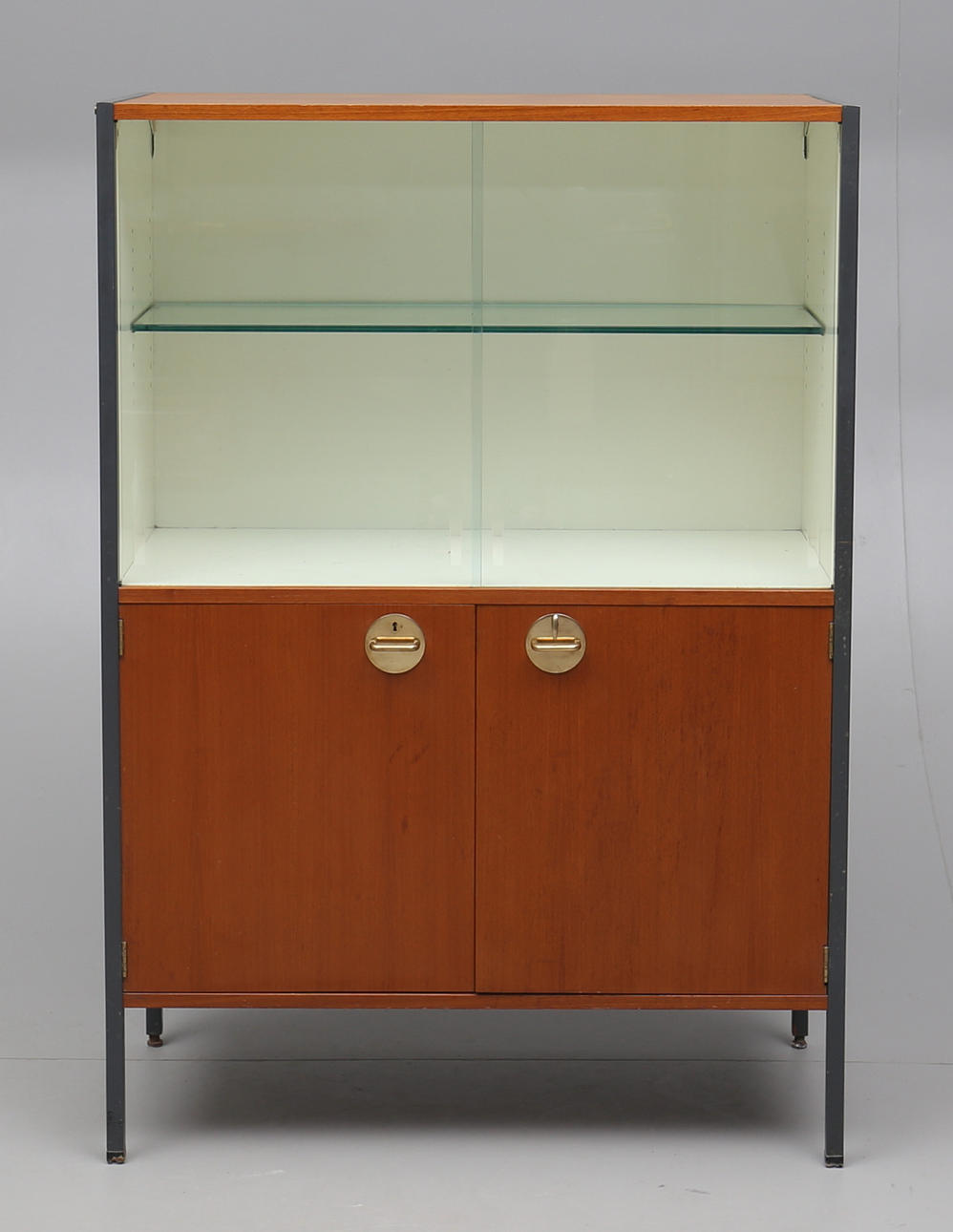 VITRINSKÅP, Triva-serien, Erik Herlov, NK:s verkstäder Nyköping, 1950/60-tal.