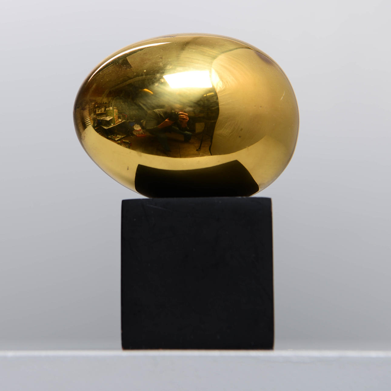 SKULPTUR, Ei, Messing, Scandia Present.