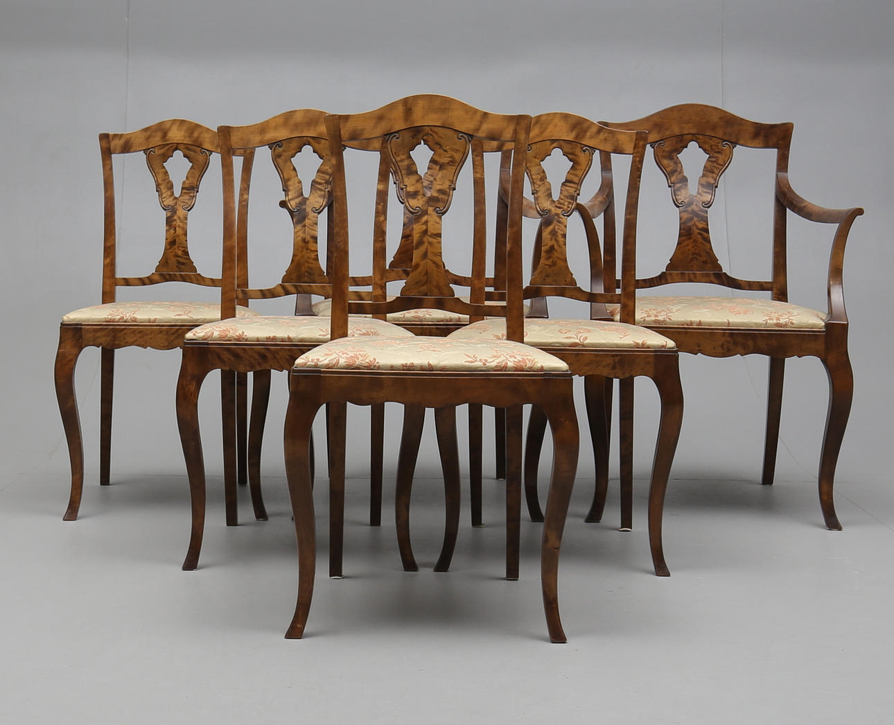 STOLAR, 4 + 2 st, björk, rokokostil, 1900-talets första del.