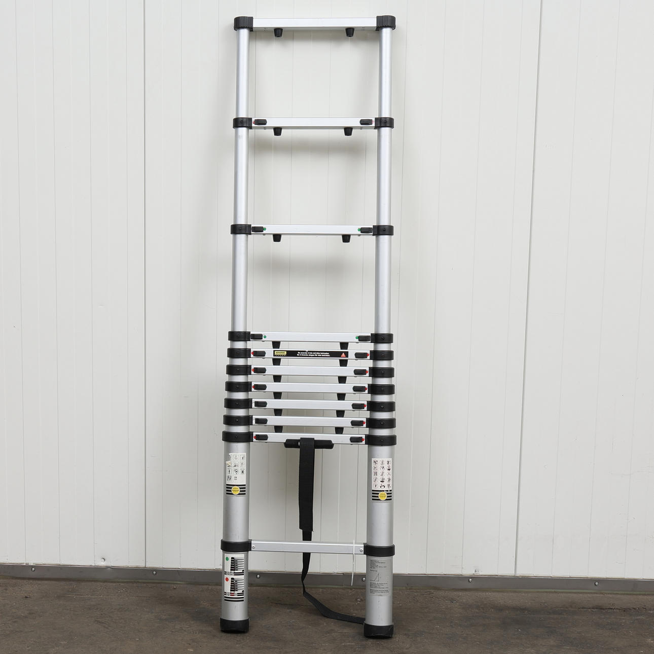 TELESKOOPPISET TIKKAAT.