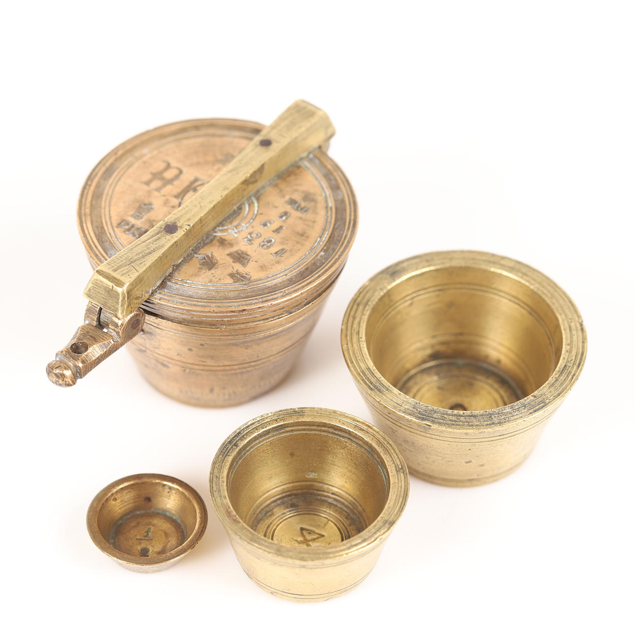 MÅTTSATS, 4 delar, mässing, 1833.