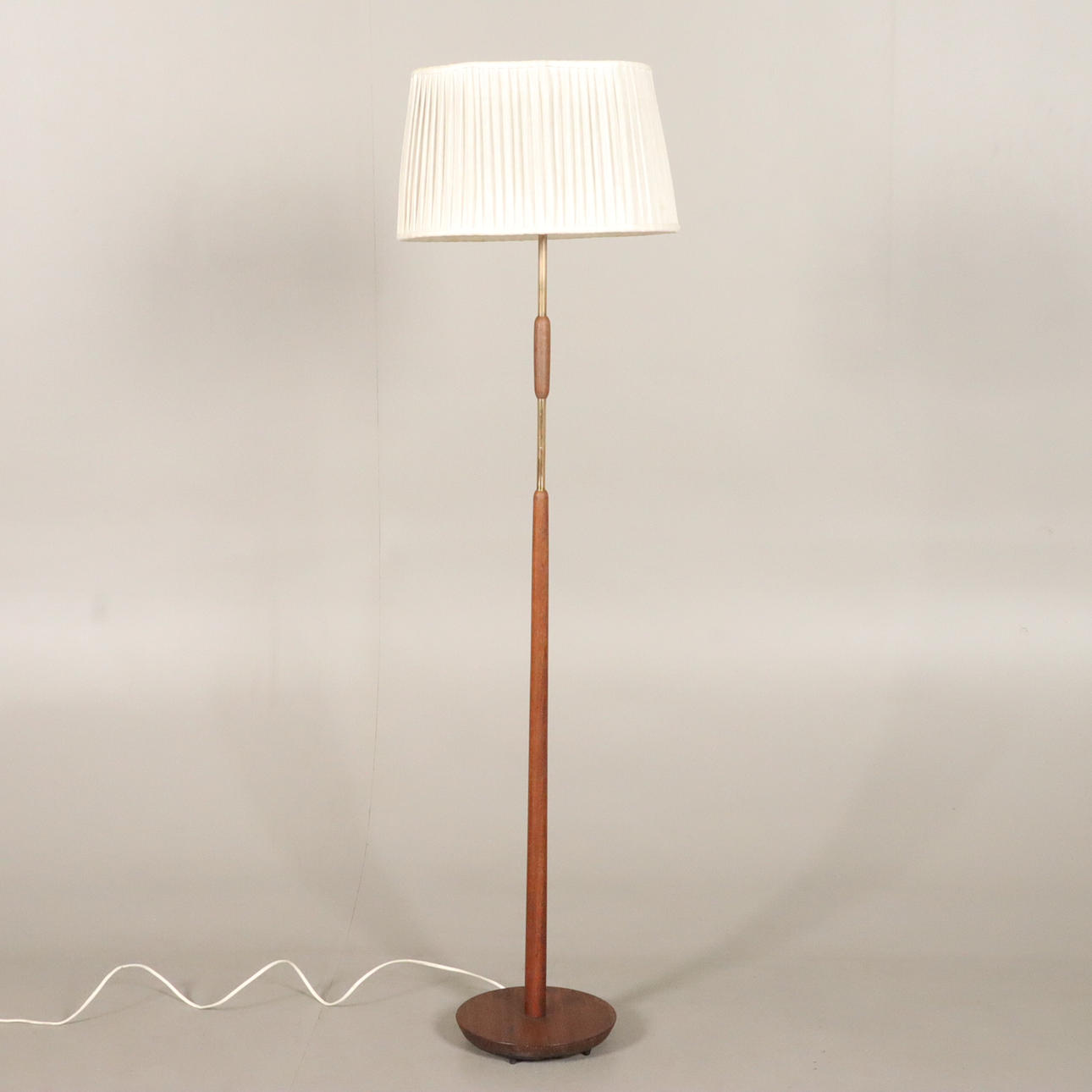 STEHLEUCHTE, Teak/Messing, Nybro Amaturfabrik.