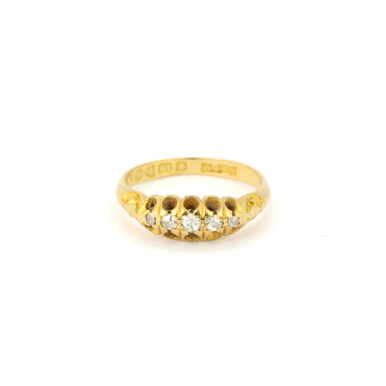 18CT GOLD ANTIQUE DIAMOND FIVE STONE RING.