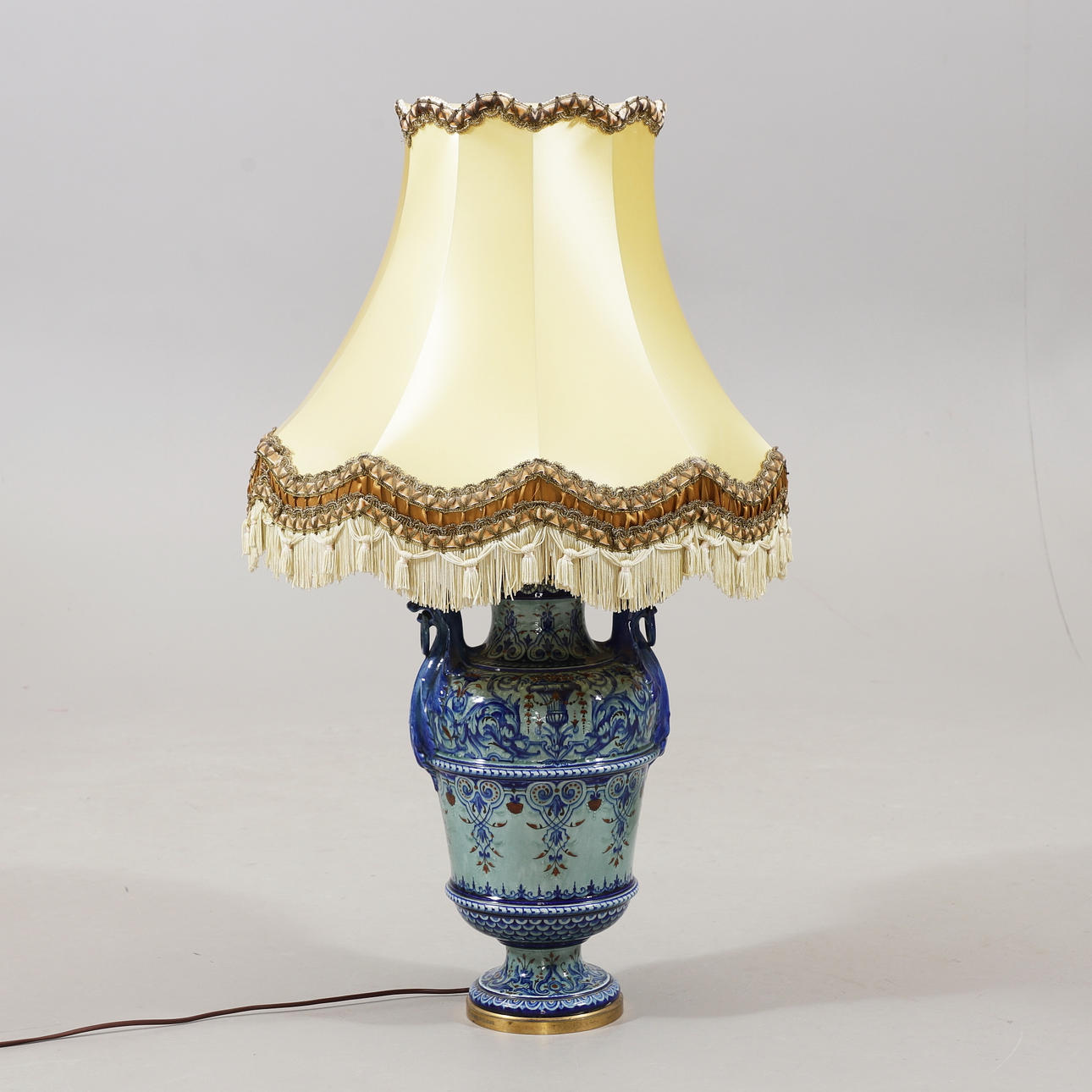 FERDINAND BARBEDIENNE. Nachher. Tischlampe, Majolika.