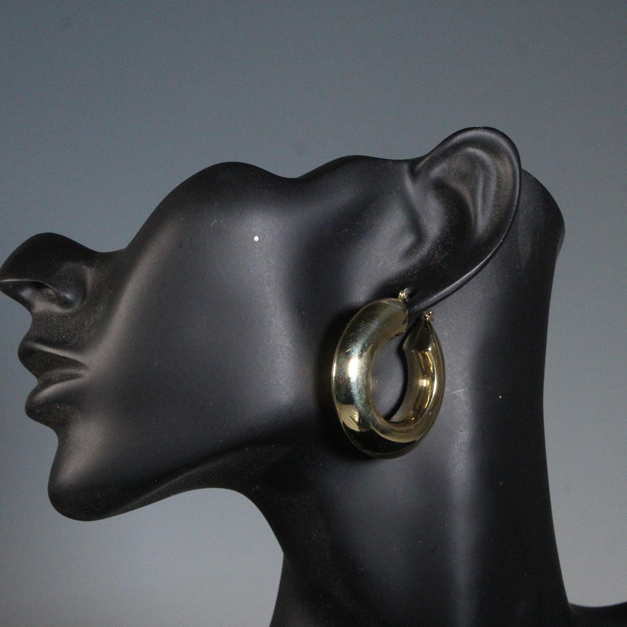 vannekorvakorut, 585 keltakultaa.