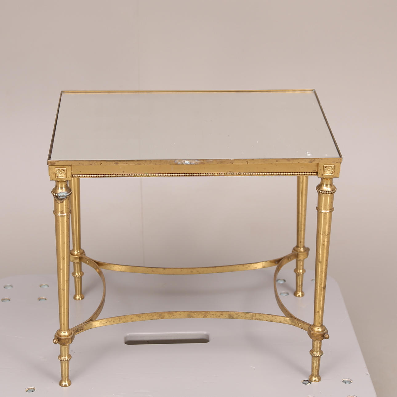 BORD, massiv mässing, spegelskiva, 1900-tal.