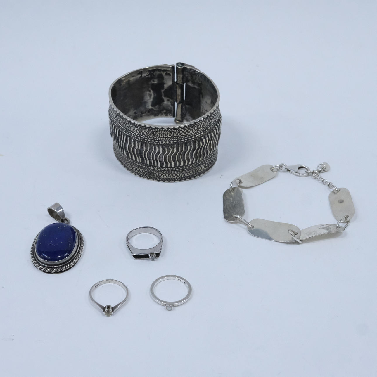 6 DELAR SMYCKEN SILVER.