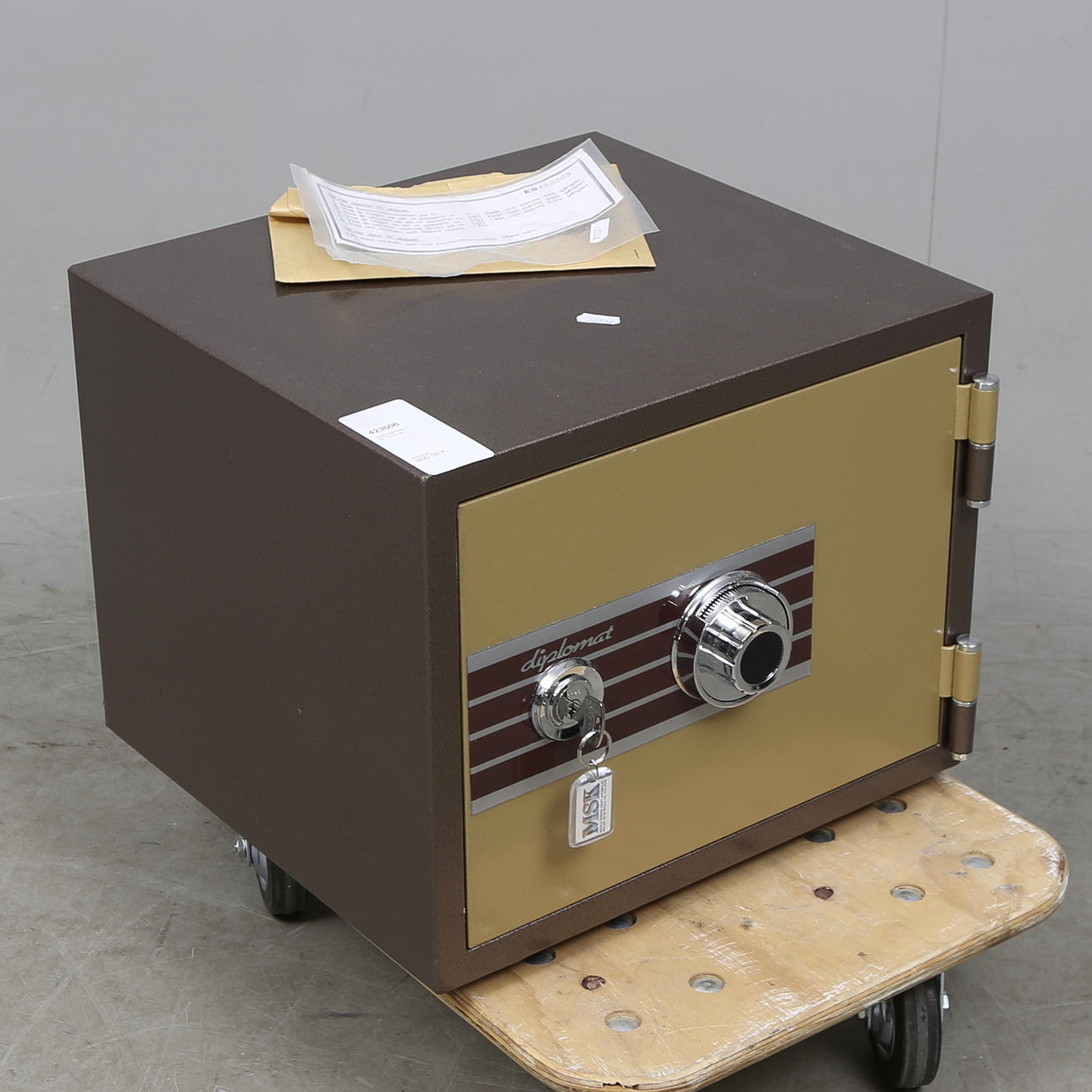 SÄKERHETSSKÅP, Diplomat.