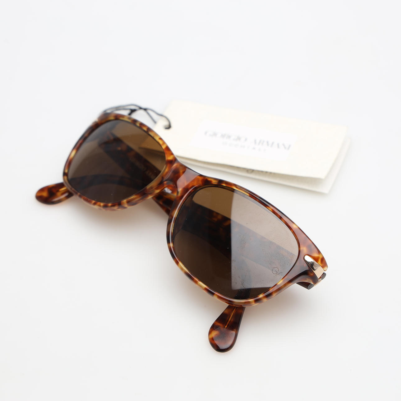 GIORGIO ARMANI. SOLGLASÖGON, 1900-tal.