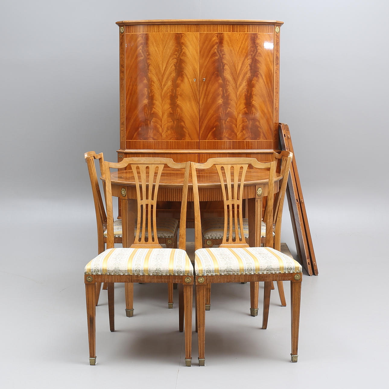 MATSALSMÖBEL, 6 delar, gustaviansk stil, 1900-talets mitt.