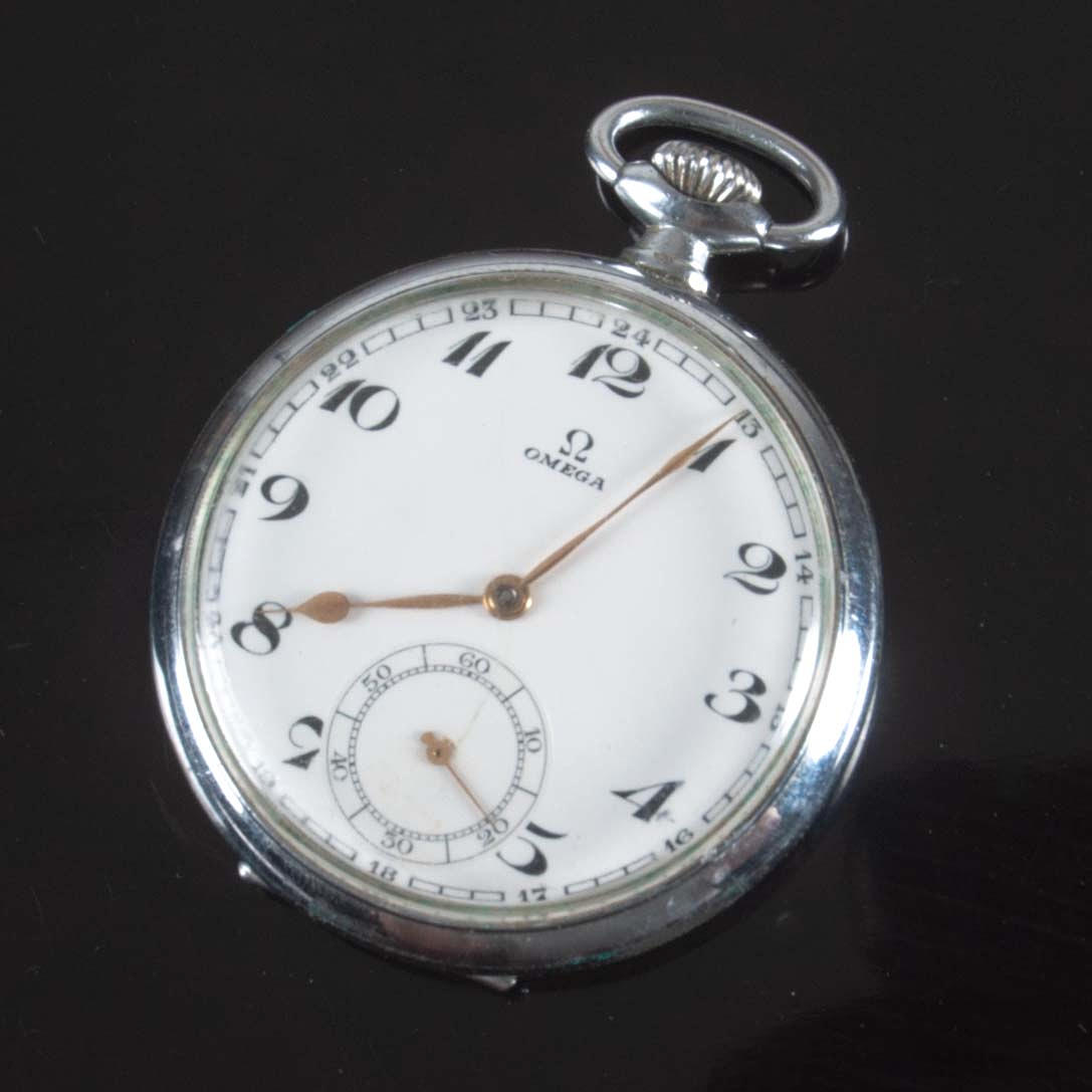 Taskukello, valkoinen metalli, Omega.