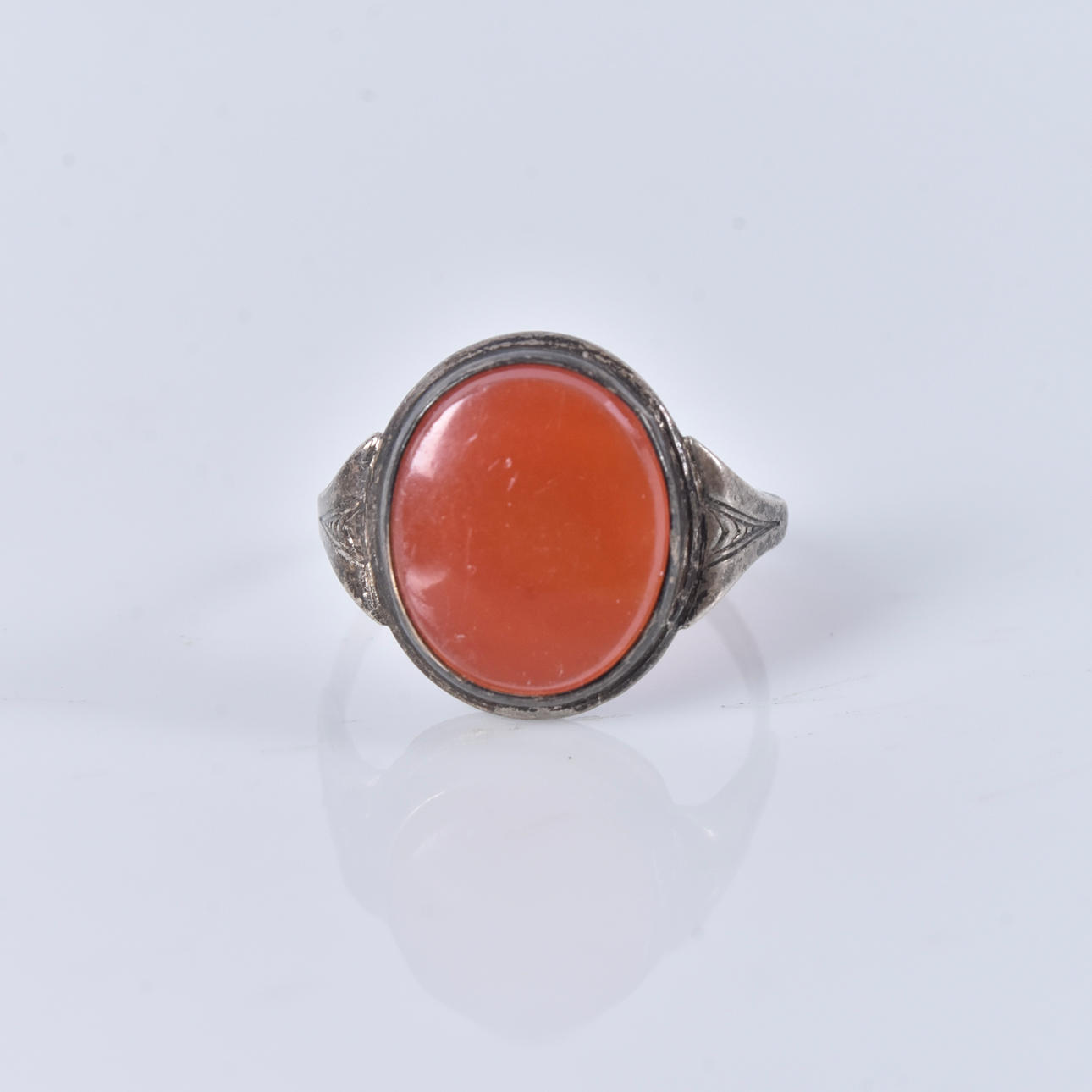 ANILLO, con cornalina, plata.